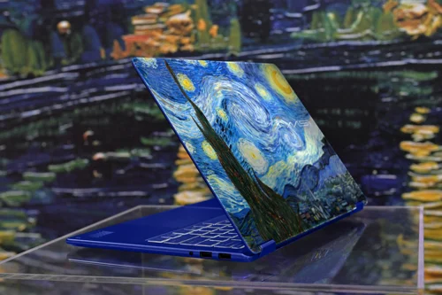 MSI wprowadza do sprzedaży limitowanego Prestiga 14 Flip AI+ inspirowanego van Goghiem