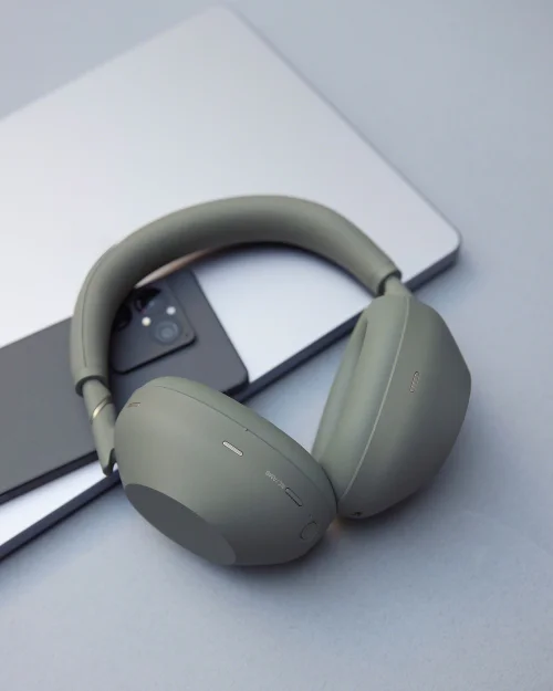Sony WH-1000XM6