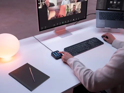 Logitech MX Keypad podczas pracy wieloaplikacyjnej